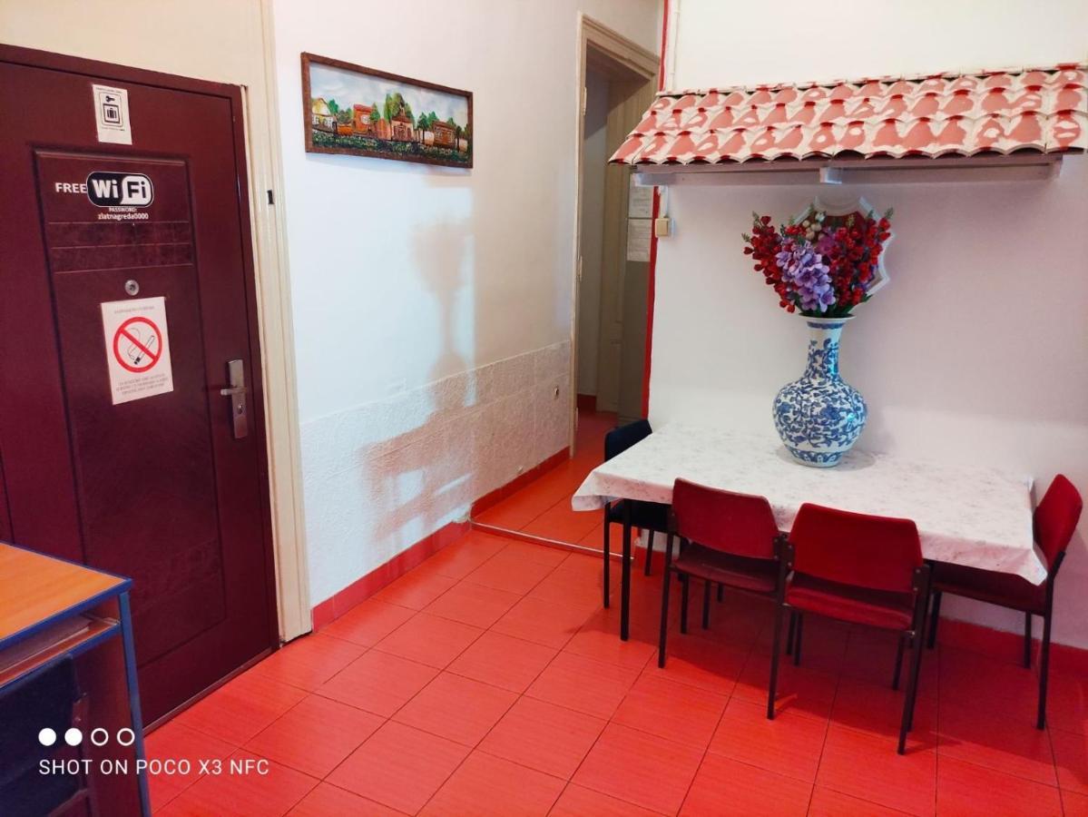 Sobe Sa Sopstvenim Kupatilom Private Rooms Bathroom In Center Nowy Sad Zewnętrze zdjęcie