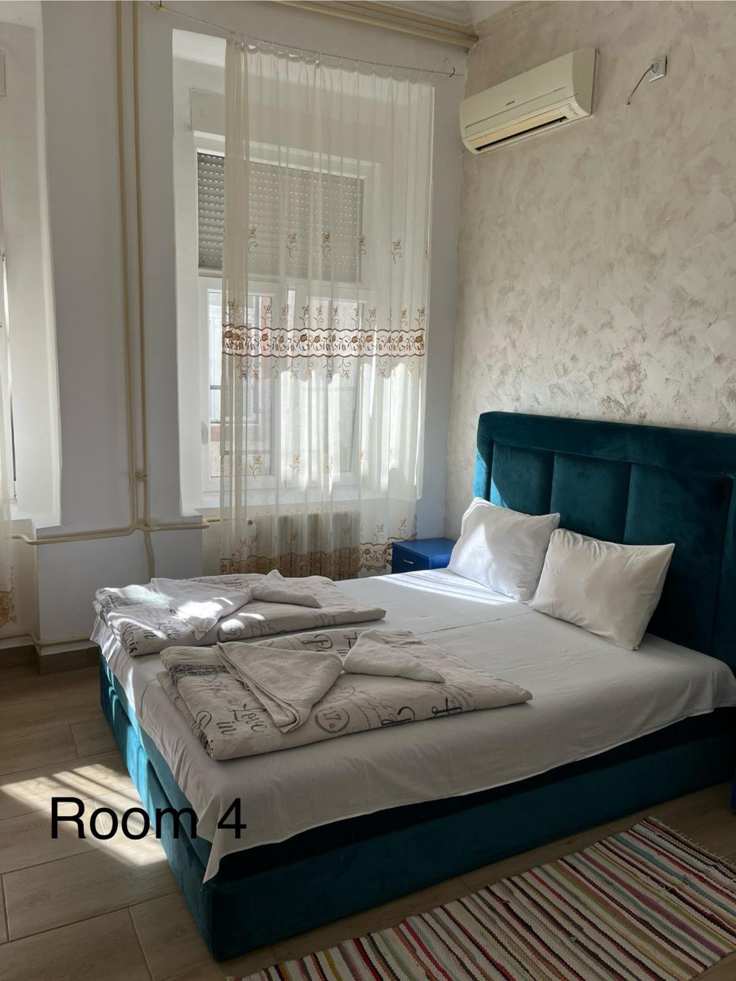 Sobe Sa Sopstvenim Kupatilom Private Rooms Bathroom In Center Nowy Sad Zewnętrze zdjęcie