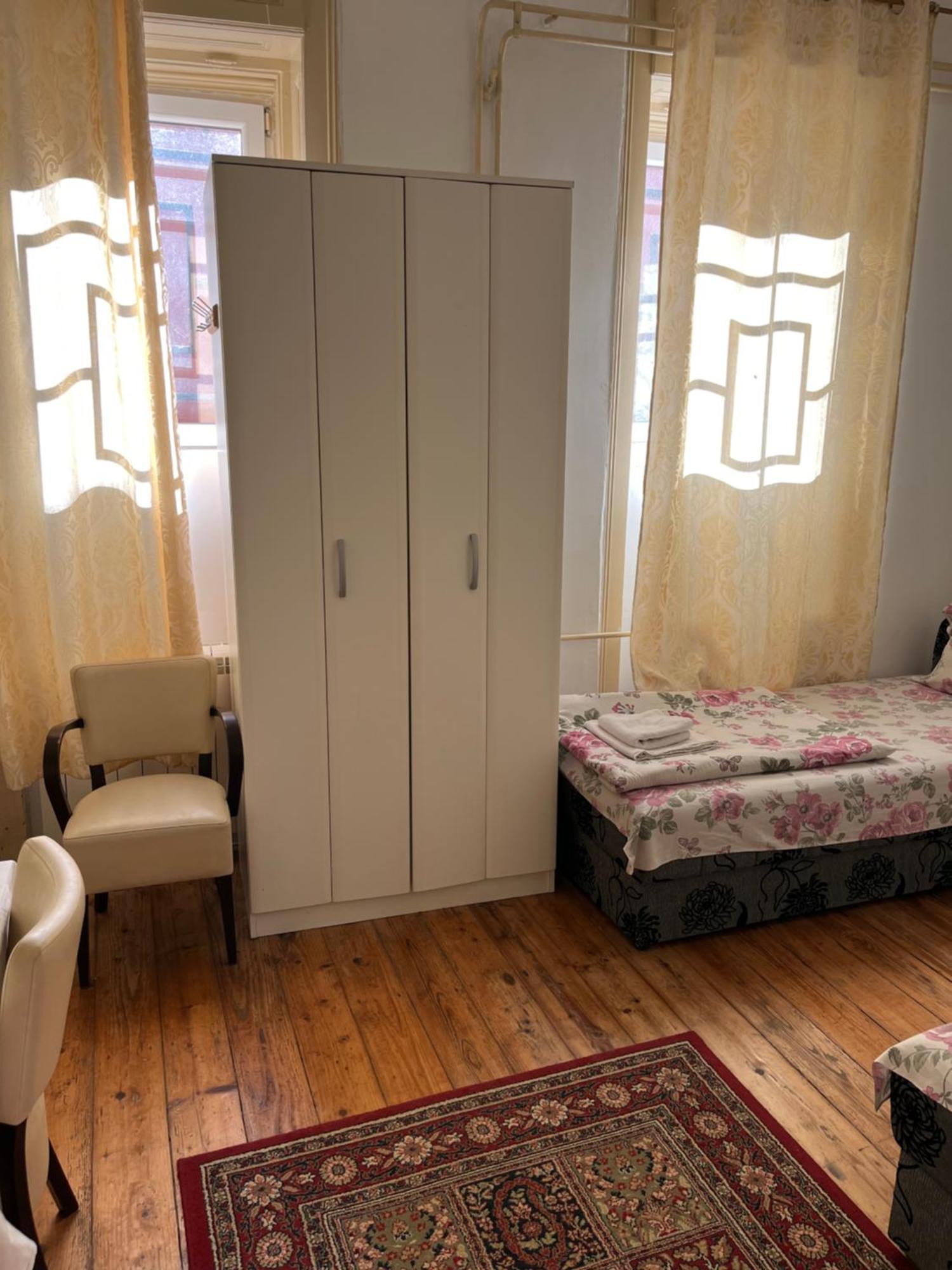 Sobe Sa Sopstvenim Kupatilom Private Rooms Bathroom In Center Nowy Sad Zewnętrze zdjęcie