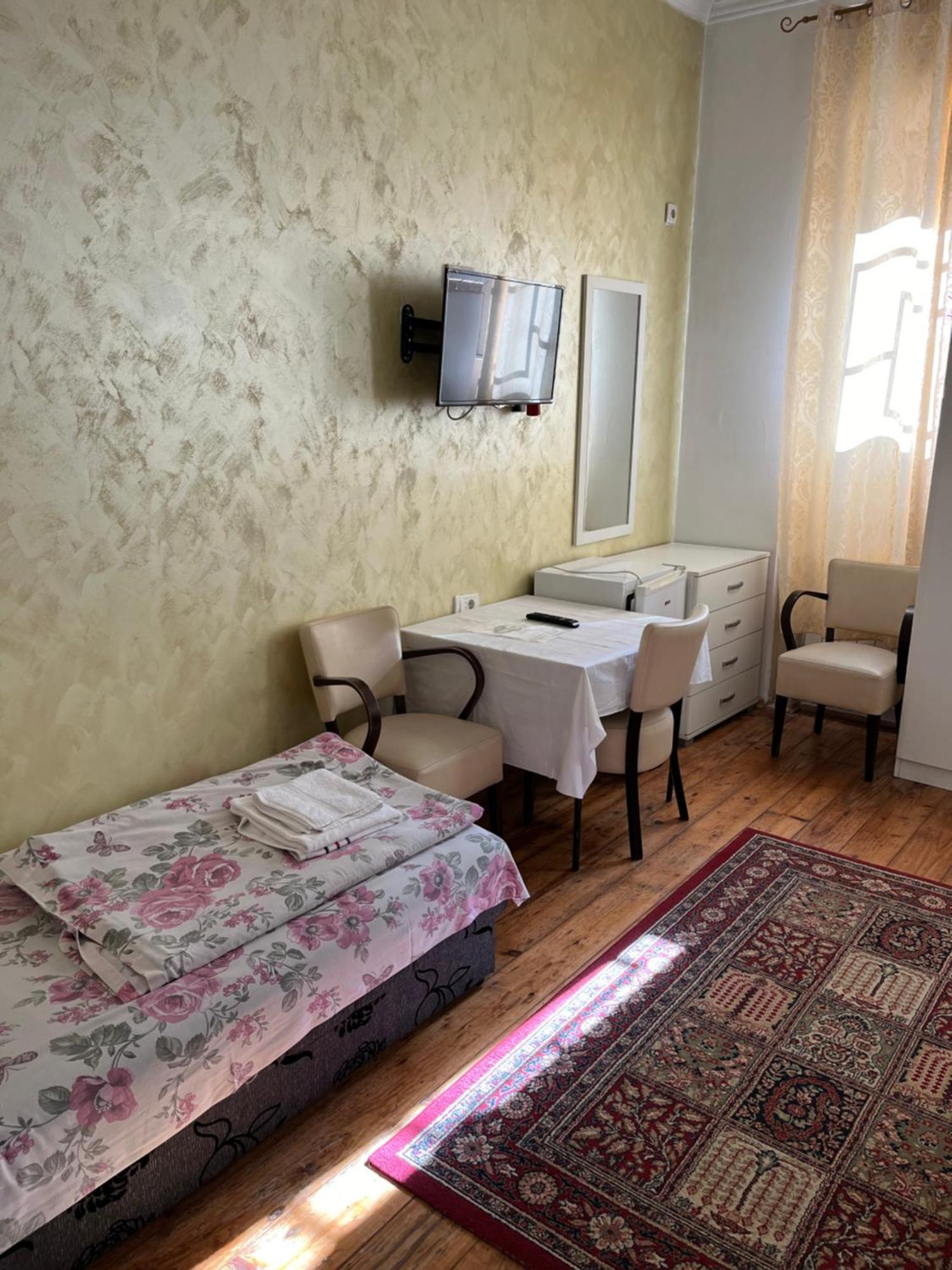 Sobe Sa Sopstvenim Kupatilom Private Rooms Bathroom In Center Nowy Sad Zewnętrze zdjęcie